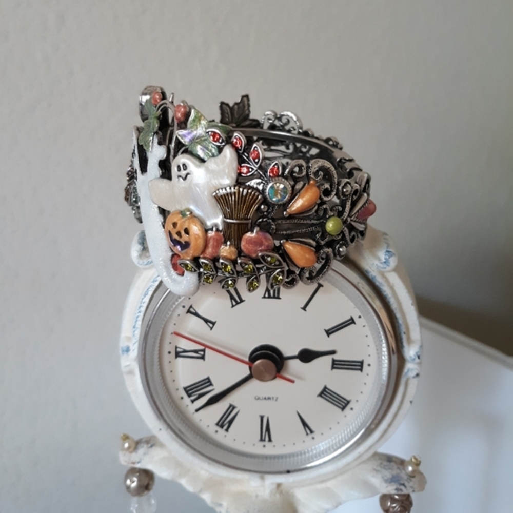 Kirks Folly Fall/Halloween Bracelet - Picture 8 of 12